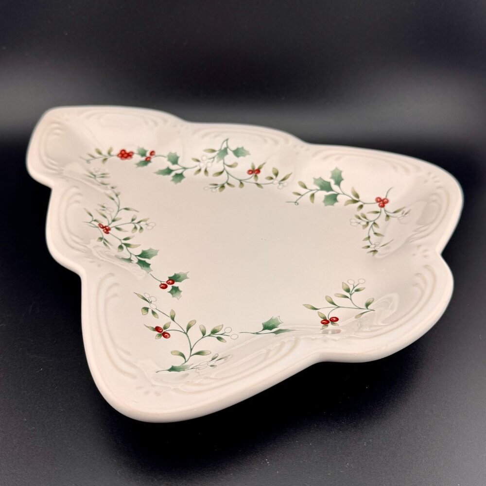 Pfaltzgraf Winterberry Christmas Tree Plate Tray Platter Holiday Red Green White - Picture 2 of 7
